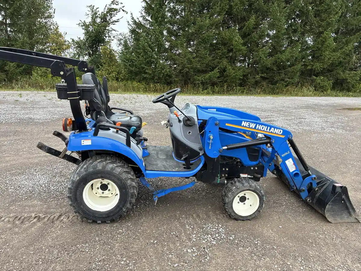 Photo de la Galerie 1 pour 2022 New Holland WORKMASTER 25S Tracteur