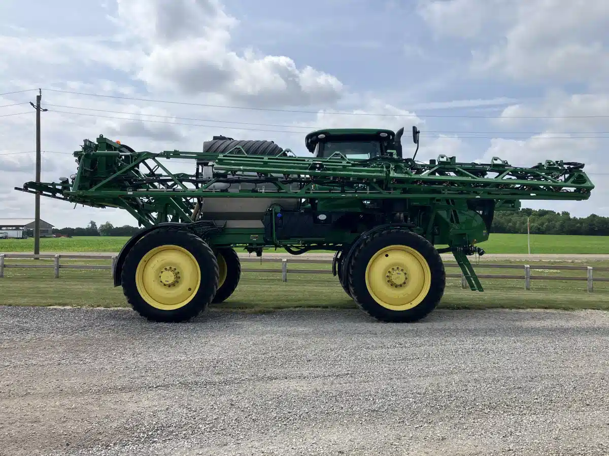 Photo de la Galerie 2 pour 2020 John Deere R4044 Arroseur - Automoteur