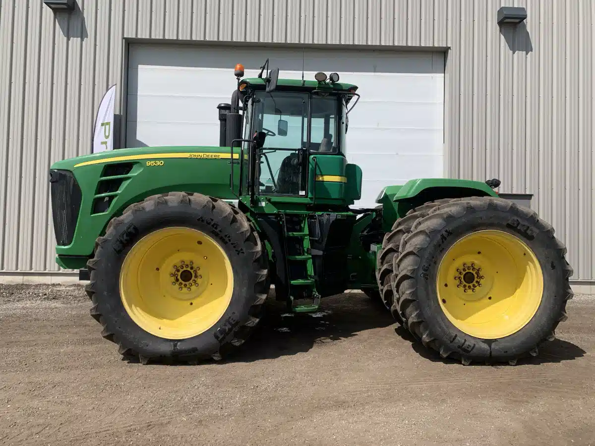 Gallery image 1 for 2011 John Deere 9530 Tractor