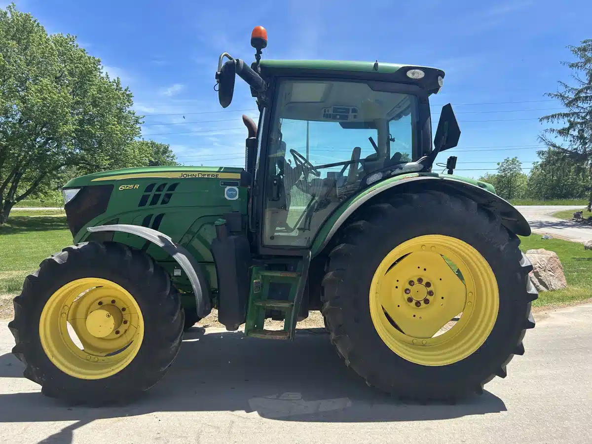 Gallery image 2 for 2014 John Deere 6125R Tractor