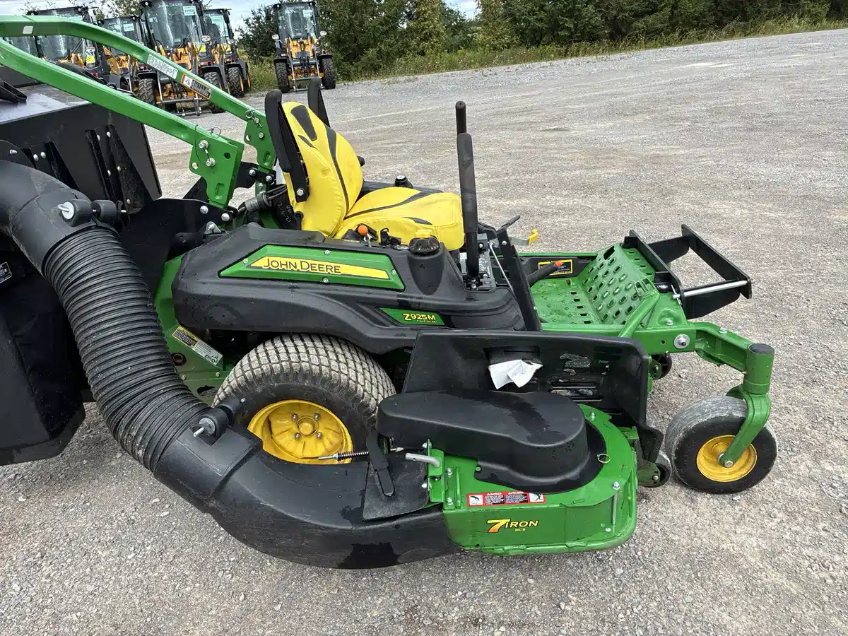 Gallery image 2 for 2017 John Deere Z925M - MOD Mower - Zero Turn