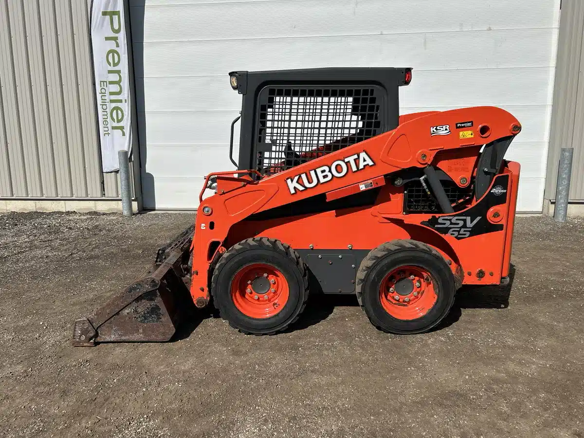 Gallery image 1 for 2023 Kubota SSV65 Skid Steer
