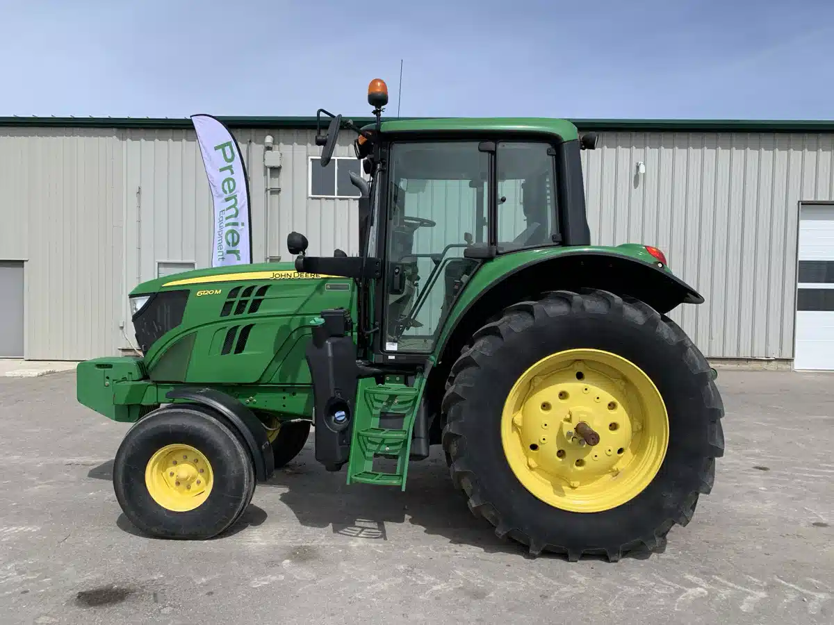 Photo de la Galerie 1 pour 2015 John Deere 6120M Tracteur