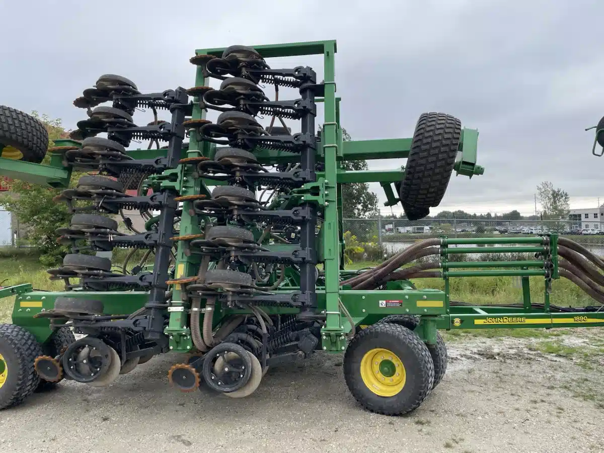 Photo de la Galerie 2 pour 2021 John Deere 1890 Semoir à air