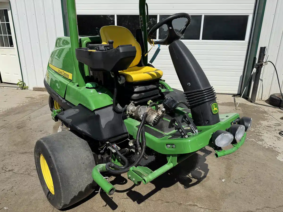 Gallery image 2 for 2014 John Deere 8000A Mower - Reel