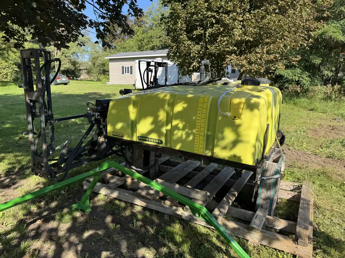 Photo de la Galerie 1 pour 2016 John Deere HD300 Arroseur - 3 points/Montés