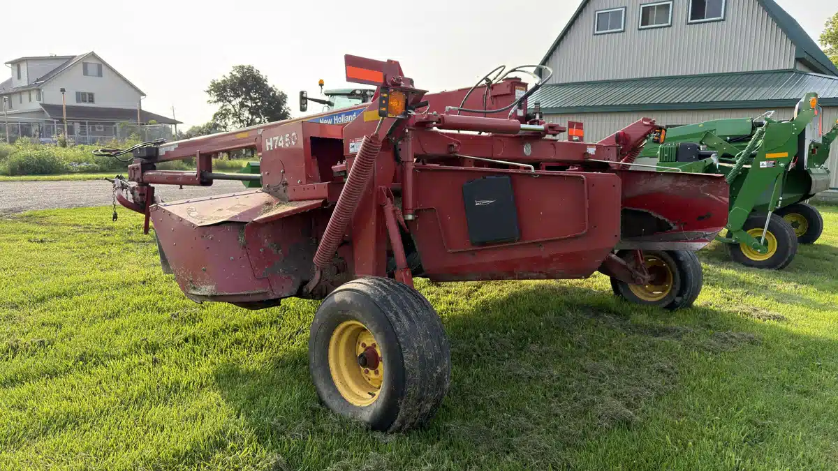 Gallery image 2 for 2014 New Holland H7450 Disc Mower Conditioner