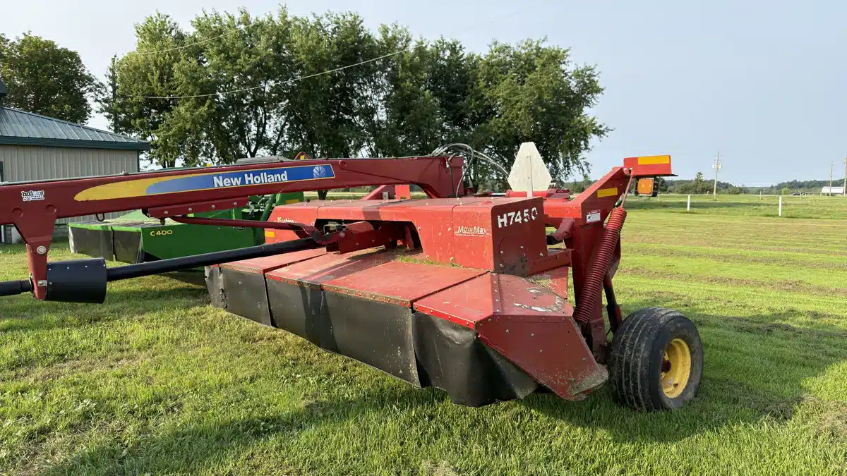Gallery image 1 for 2014 New Holland H7450 Disc Mower Conditioner