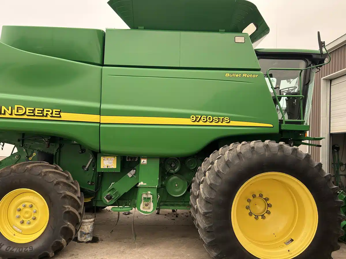 Gallery image 1 for 2007 John Deere 9760 STS Combine