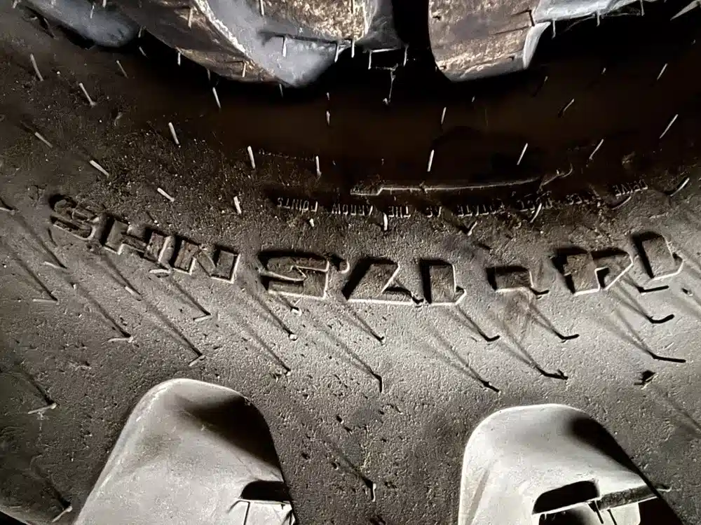 Gallery image 2 for John Deere BLV10600 Tires
