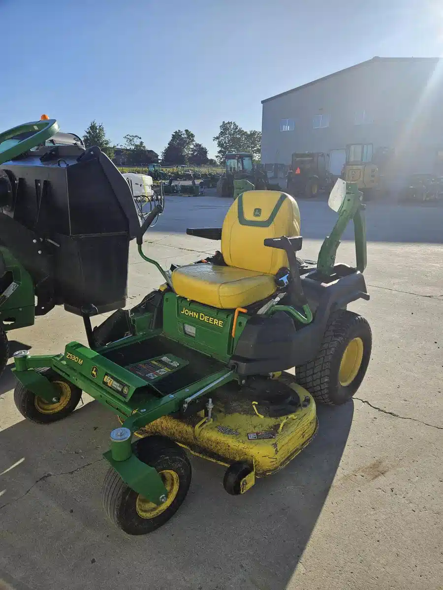Gallery image 2 for 2022 John Deere Z530M Mower - Zero Turn