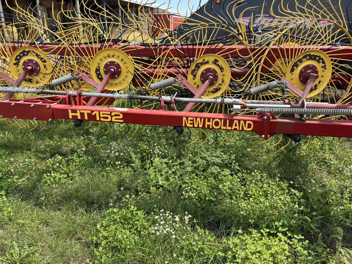 Gallery image 1 for 2016 New Holland HT152 Rake