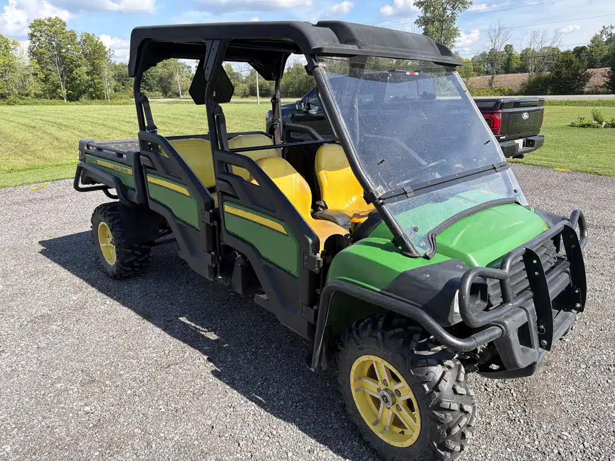 Gallery image 2 for 2014 John Deere XUV 825I S4 Utility Vehicle