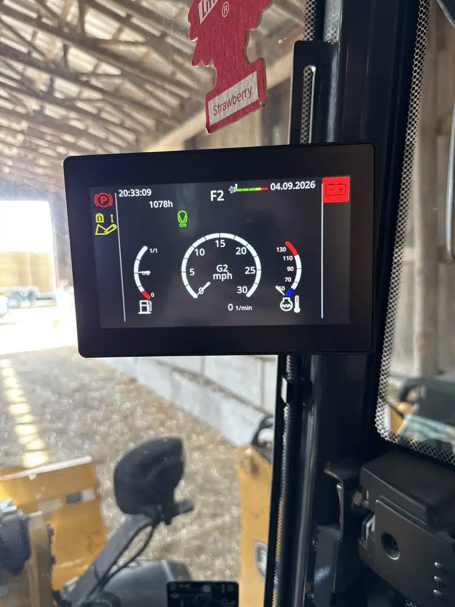 Gallery image 2 for 2024 John Deere 324P Tractor Loader