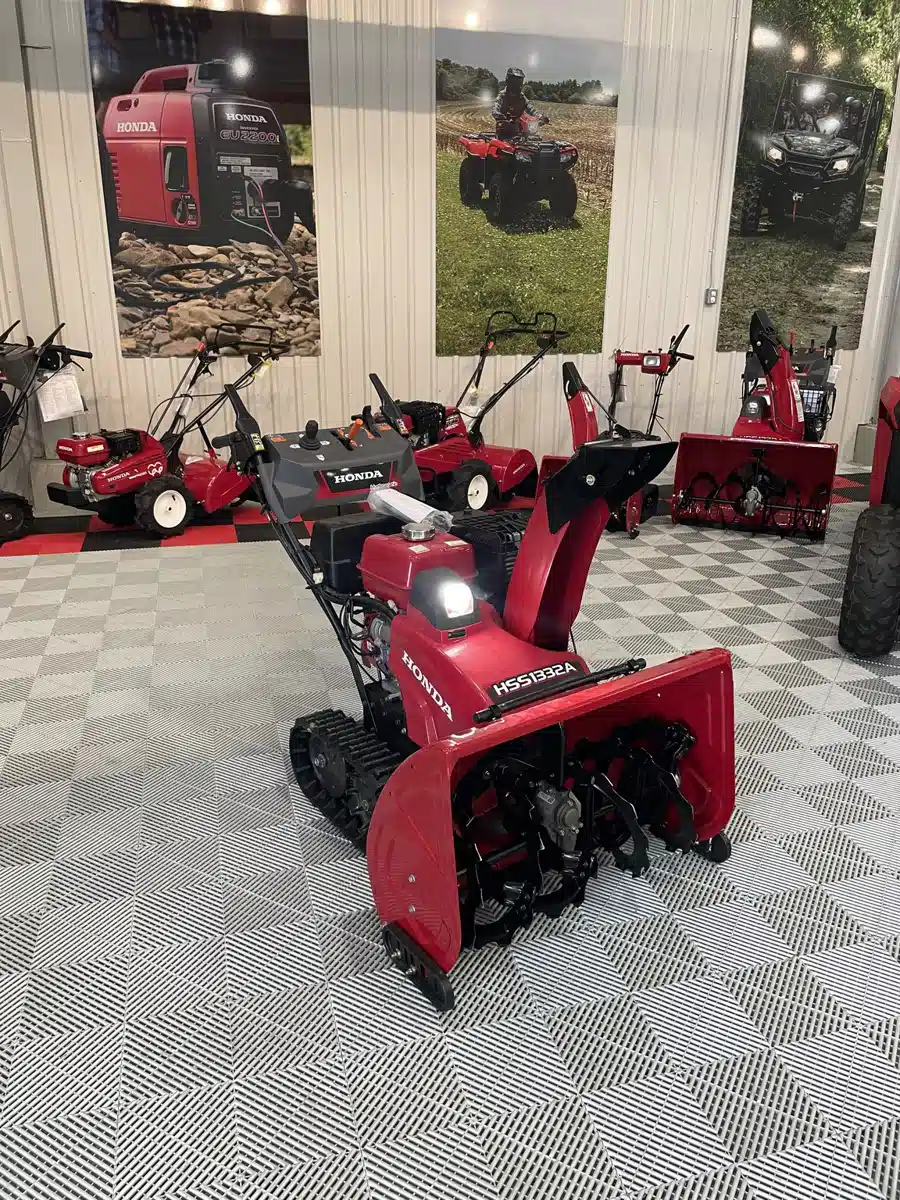 Photo de la Galerie 1 pour 2023 Honda HSS1332ACTD Souffleur à neige