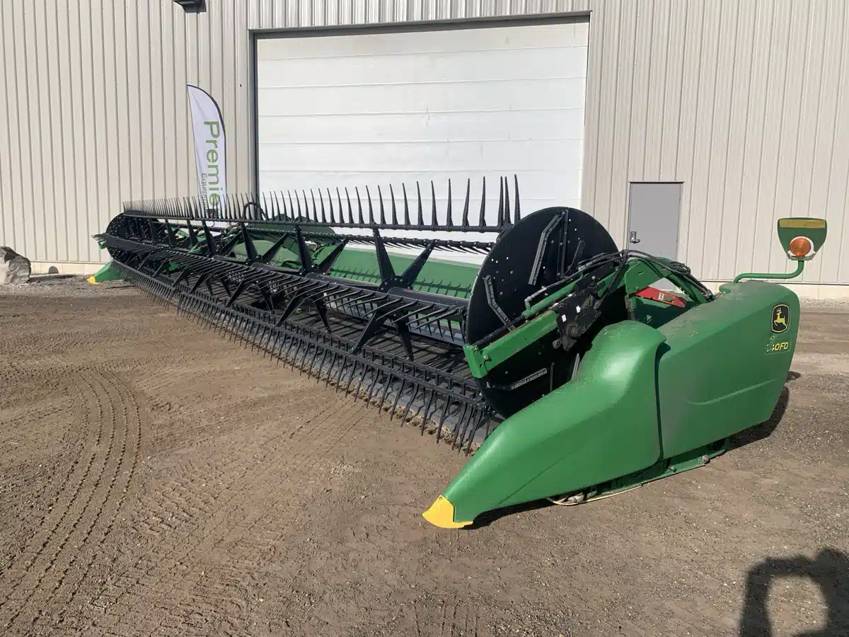 Gallery image 1 for 2019 John Deere 740FD Header - Draper