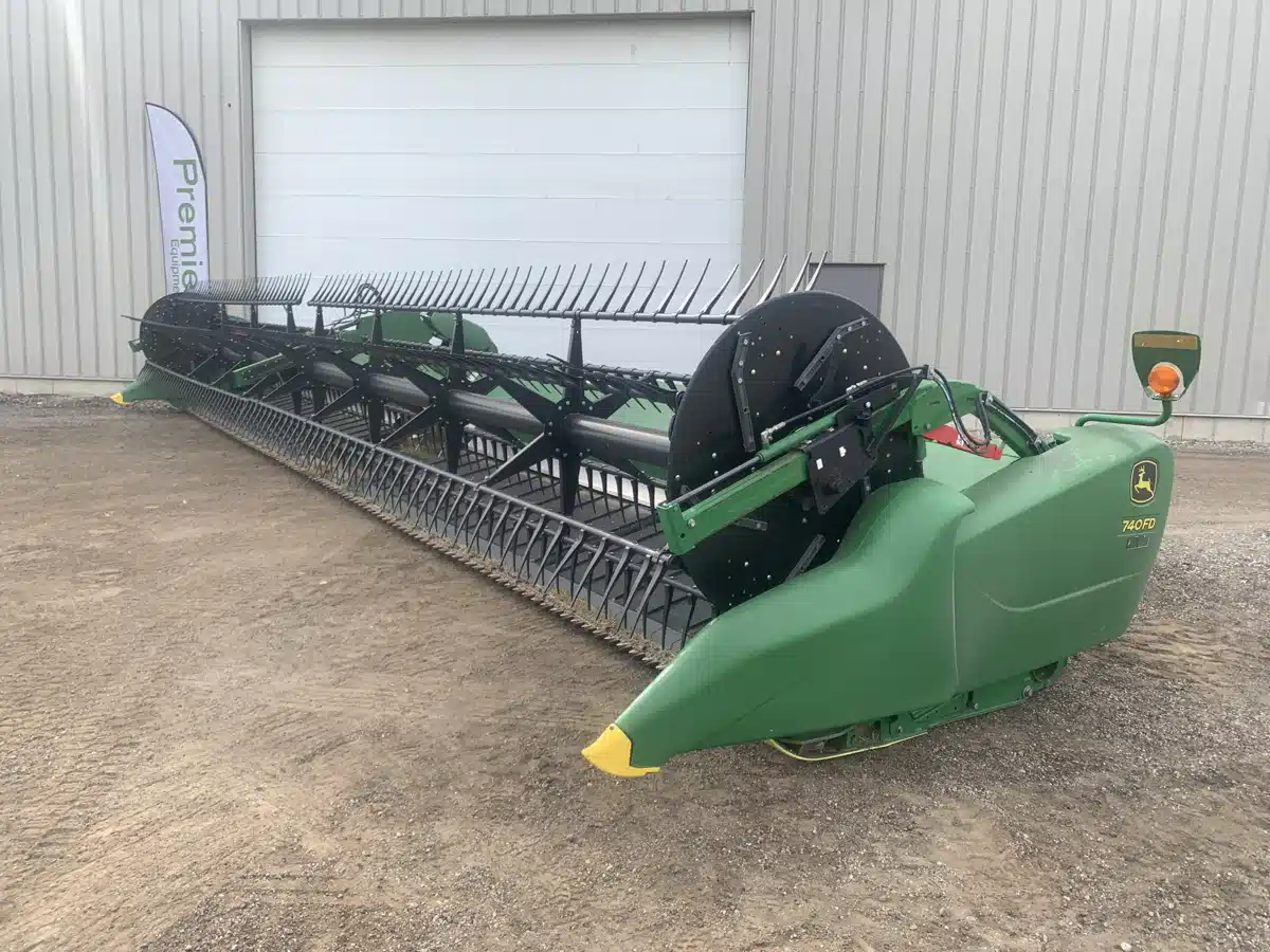 Gallery image 1 for 2019 John Deere 740FD Header - Draper