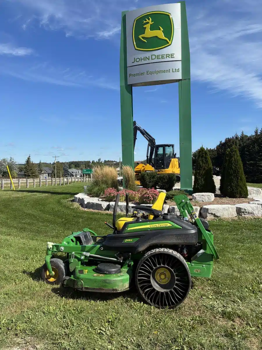Gallery image 1 for 2018 John Deere Z915E Mower - Zero Turn