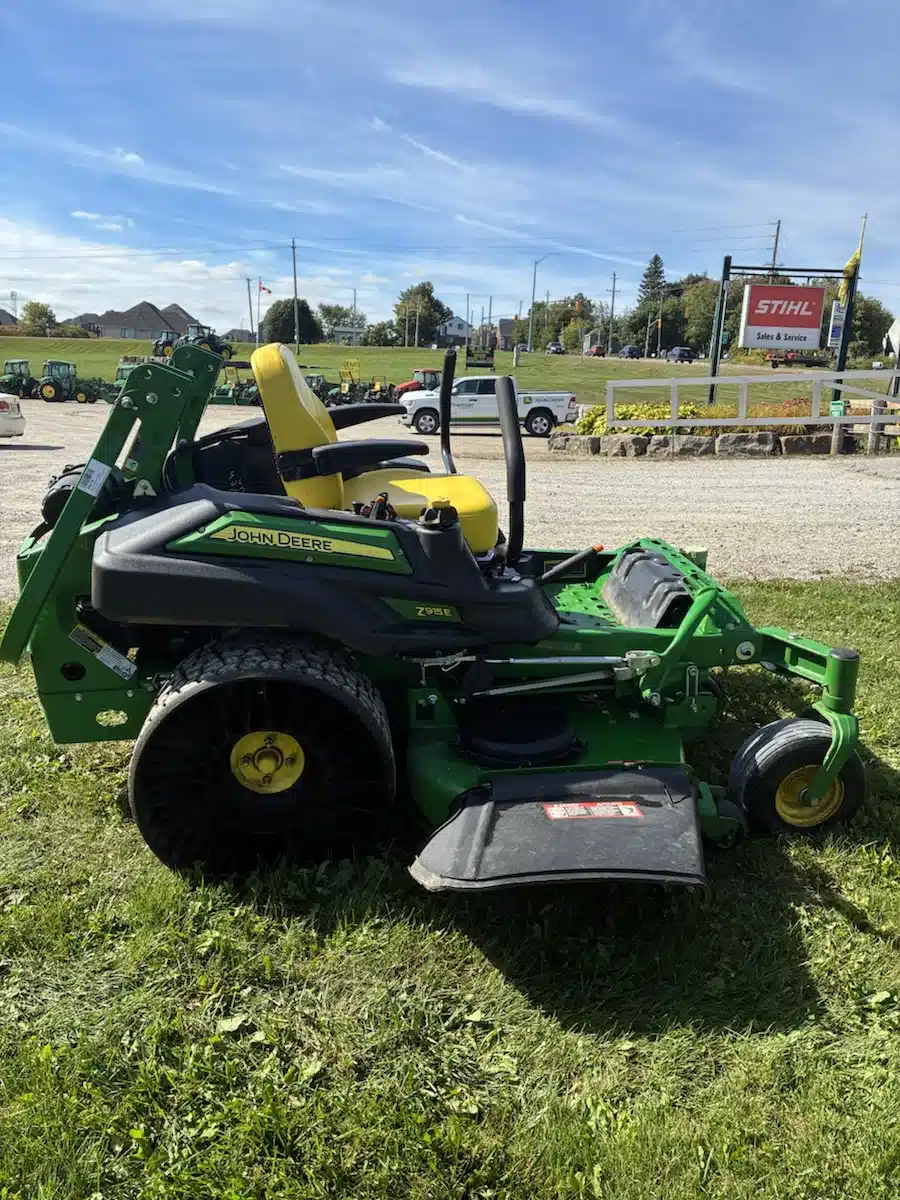 Gallery image 2 for 2018 John Deere Z915E Mower - Zero Turn