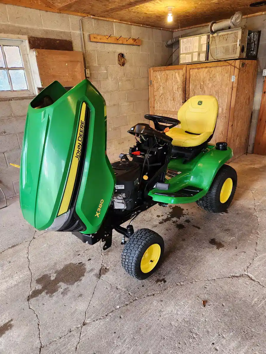 Gallery image 1 for 2021 John Deere X380 Lawn Tractor
