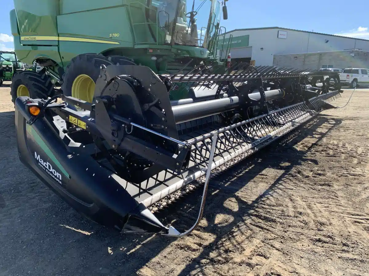Gallery image 2 for 2016 MacDon FD75 Header - Flex Draper