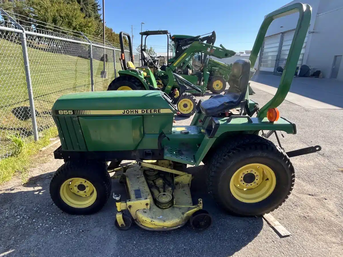 Photo de la Galerie 2 pour 1986 John Deere 855 Tracteur