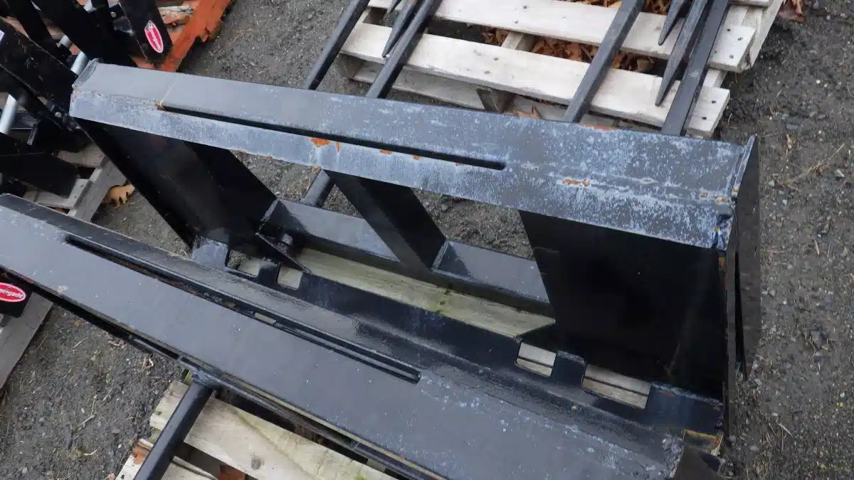 Gallery image 2 for Used 2024 Walco Pic a balle carre Bale Spear