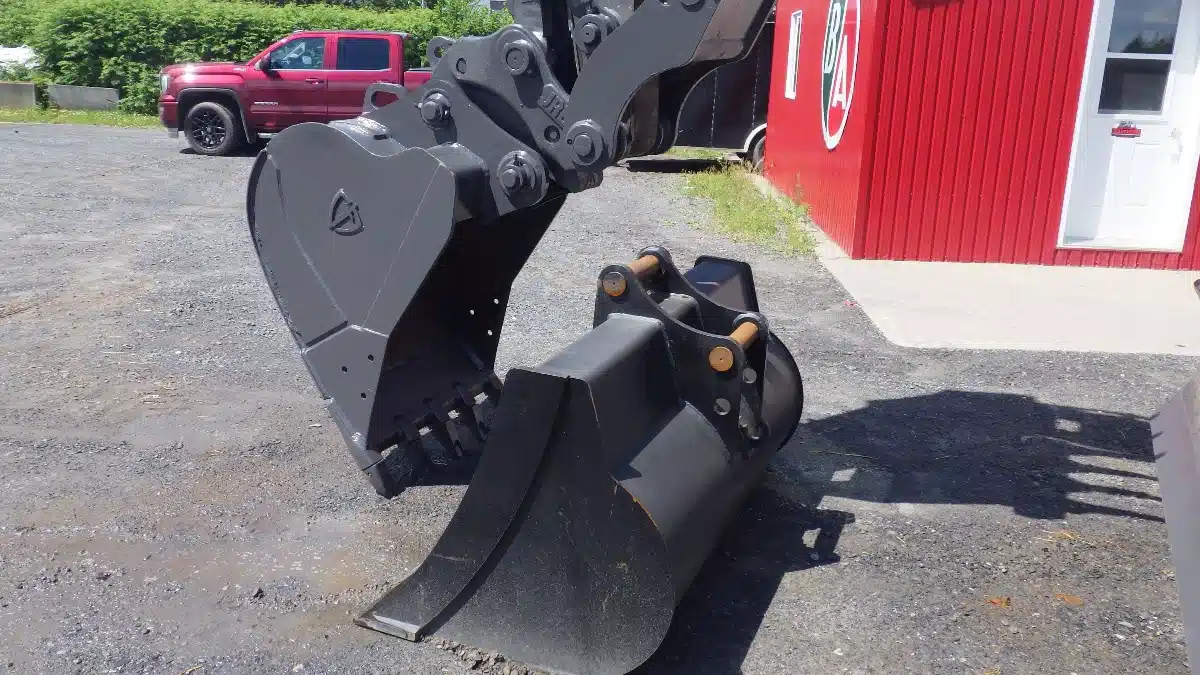 Gallery image 2 for Used 2018 Volvo ECR145EL Excavator