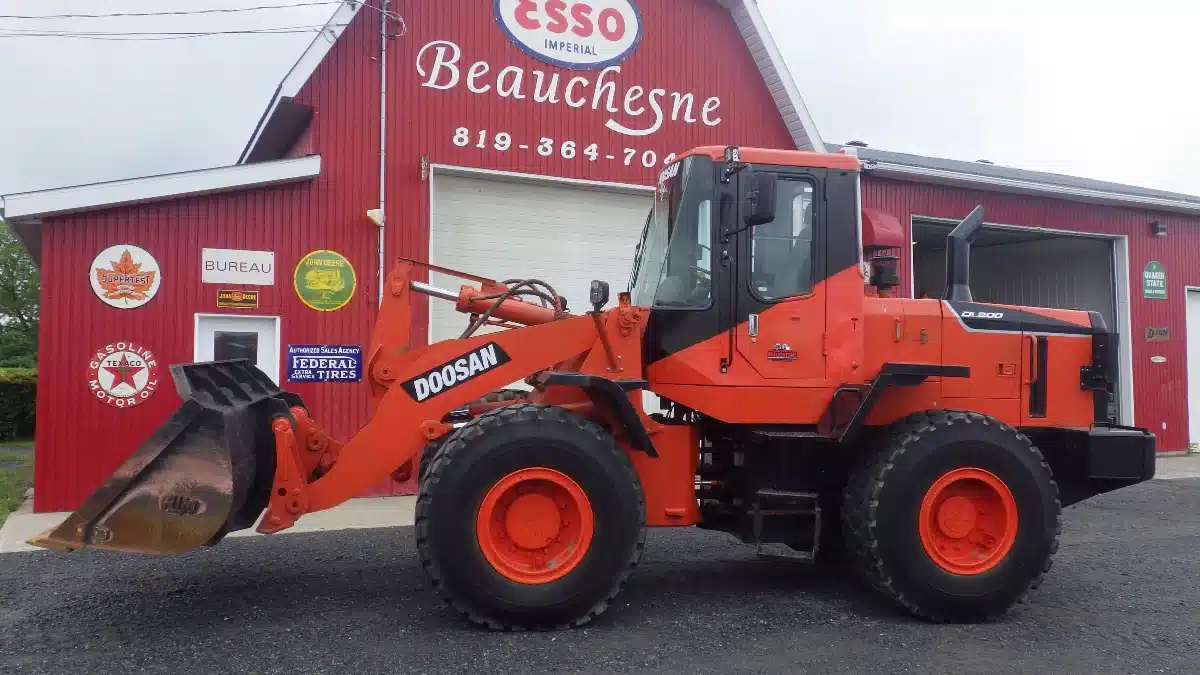 Gallery image 1 for Used 2005 Doosan DL 200TC Wheel Loader