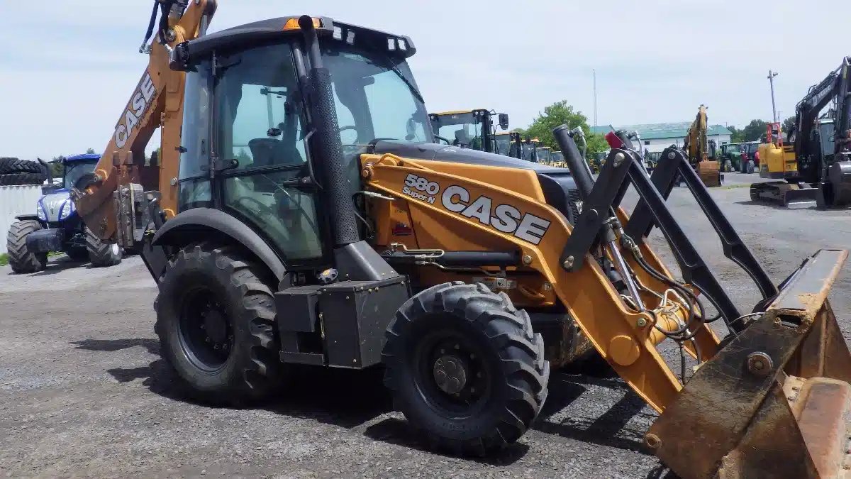 Gallery image 2 for Used 2022 Case 580SN Backhoe Loader