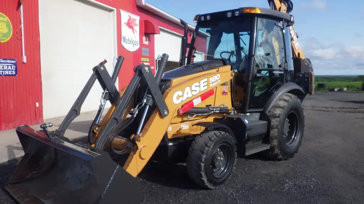 Gallery image 2 for Used 2022 Case 580SN Backhoe Loader
