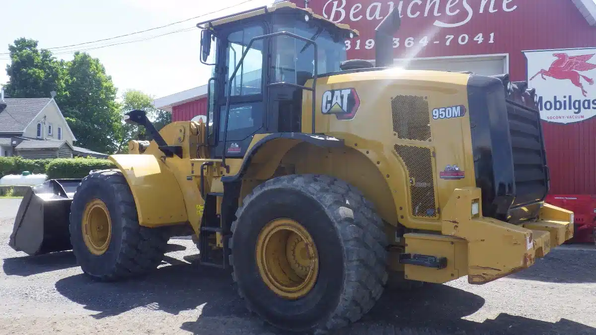 Gallery image 2 for Used 2016 Caterpillar 950M Loader - Articulating