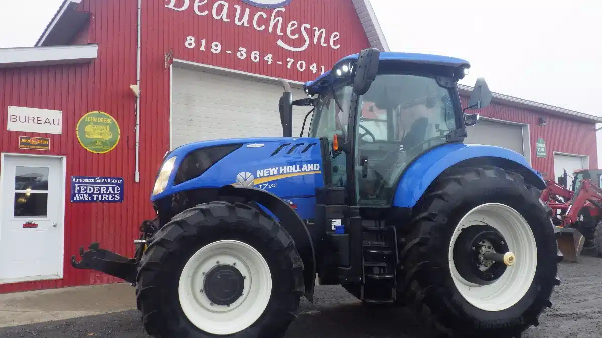 Used 2021 New Holland T7.210 Tractor
