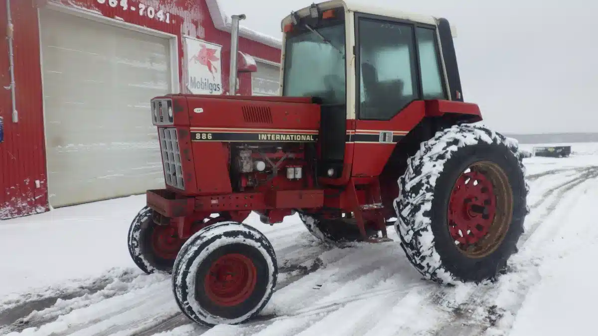 Used 1983 International 886 Tractor