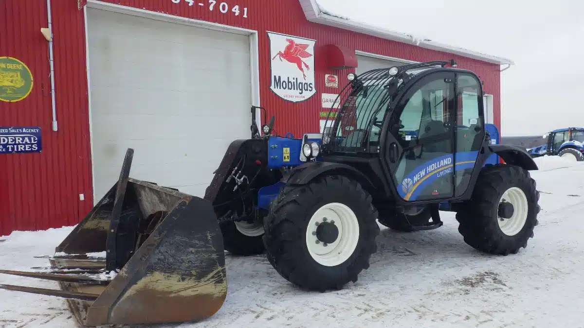 Gallery image 2 for 2020 New Holland LM7.42 TeleHandler