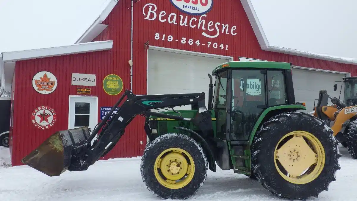2000 John Deere 6110 Tractor