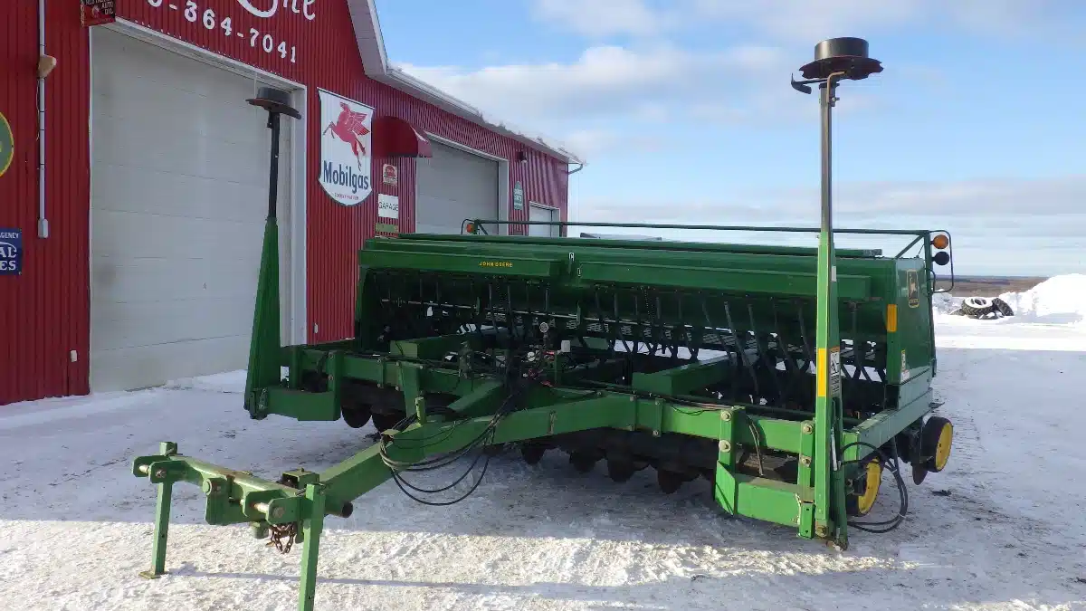 Gallery image 2 for John Deere 750 Drill