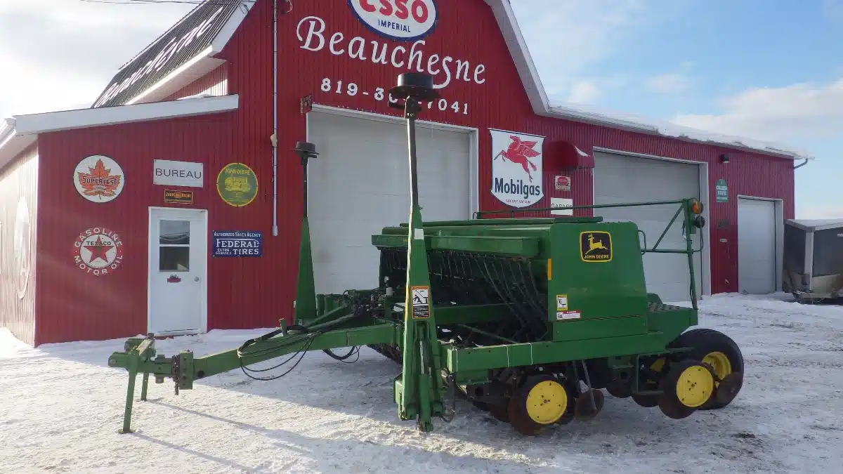 John Deere 750 Drill