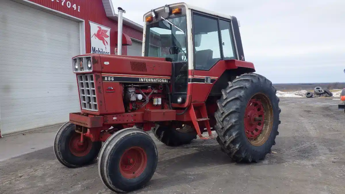 Gallery image 2 for 1983 International 886 Tractor