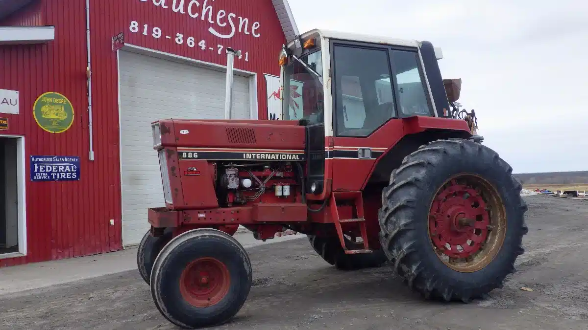 Gallery image 1 for 1983 International 886 Tractor