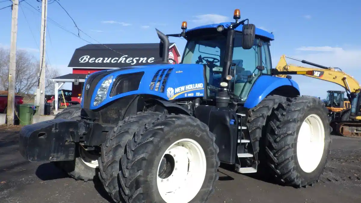 Gallery image 1 for 2016 New Holland T8.320 Tractor