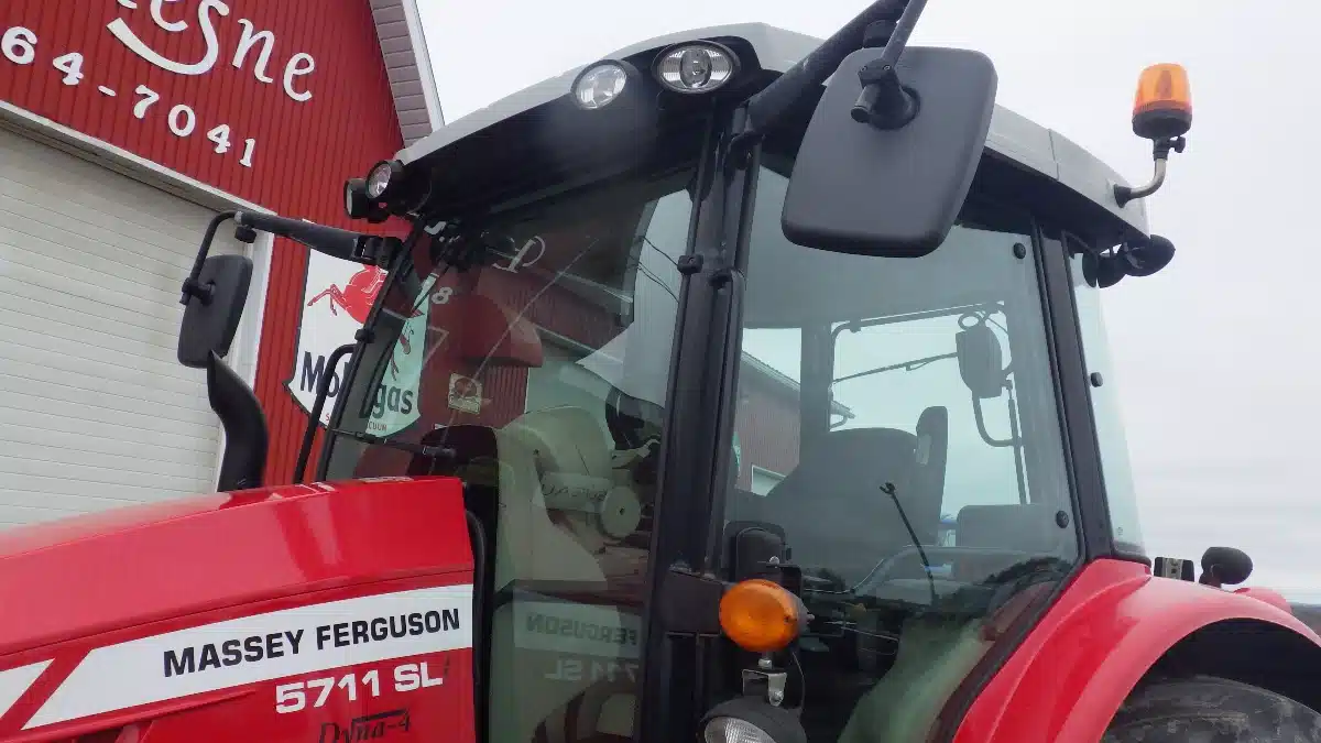 Gallery image 2 for 2018 Massey Ferguson 5711SL Tractor