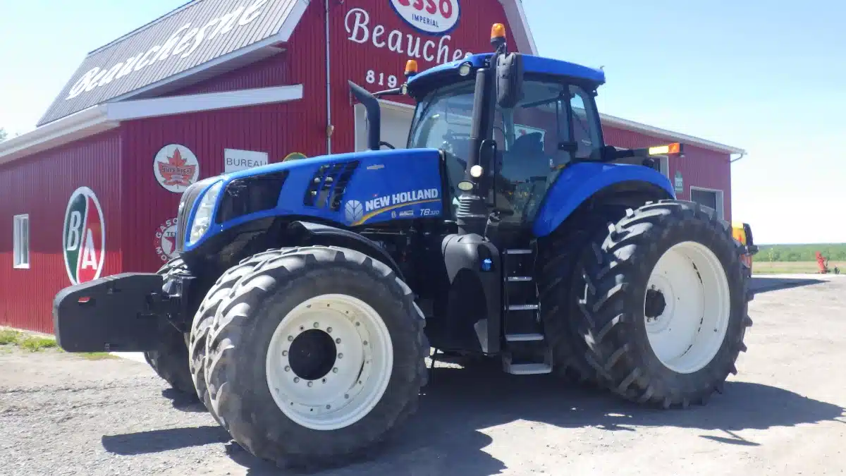 Photo de la Galerie 1 pour 2016 New Holland T8.320 Tracteur