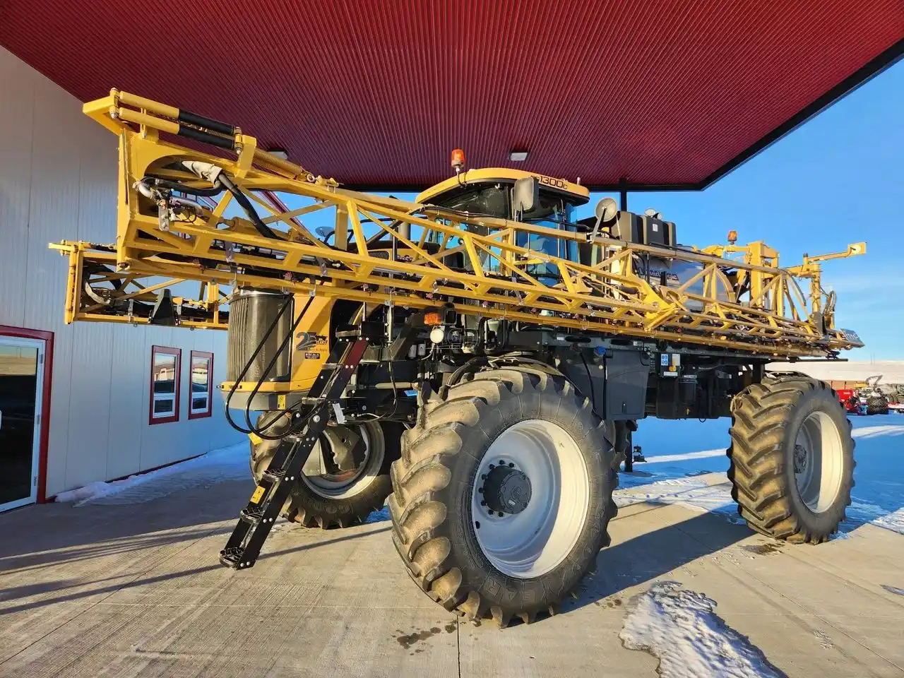 Gallery image 1 for Used 2018 RoGator RG1300C Sprayer - Self Propelled