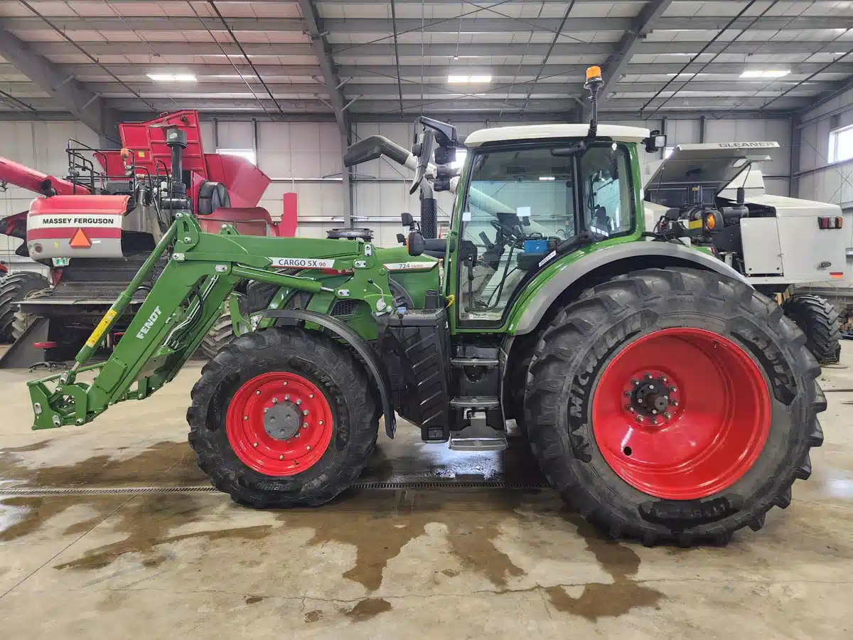 Gallery image 2 for Used 2021 Fendt 724 VARIO Tractor