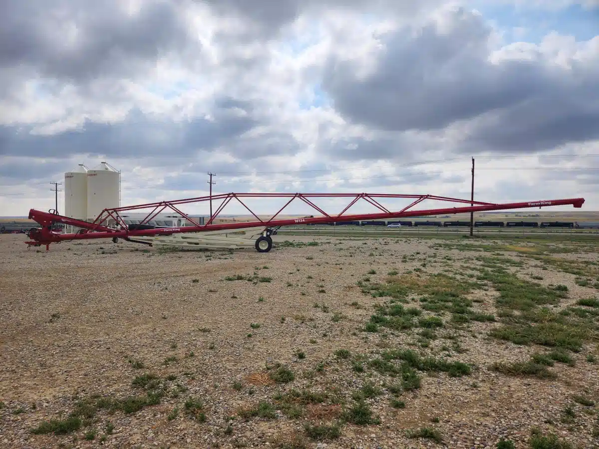 Gallery image 2 for New 2025 Farm King Y16124 Grain Auger