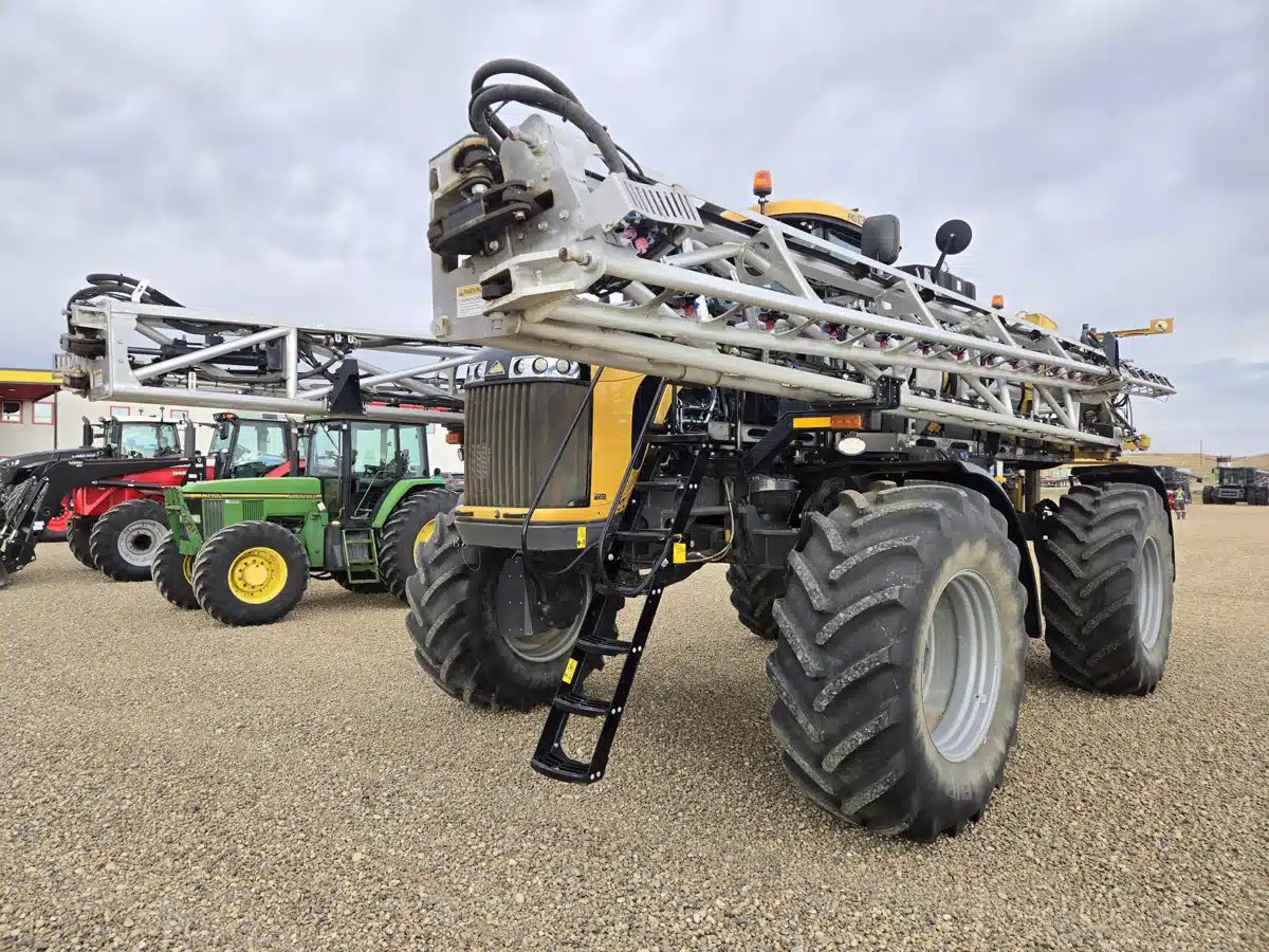 Gallery image 1 for 2020 RoGator RG1300C Sprayer - Self Propelled