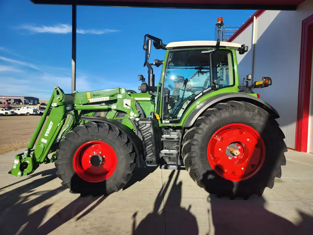 Gallery image 2 for New 2025 Fendt 516 VARIO Tractor