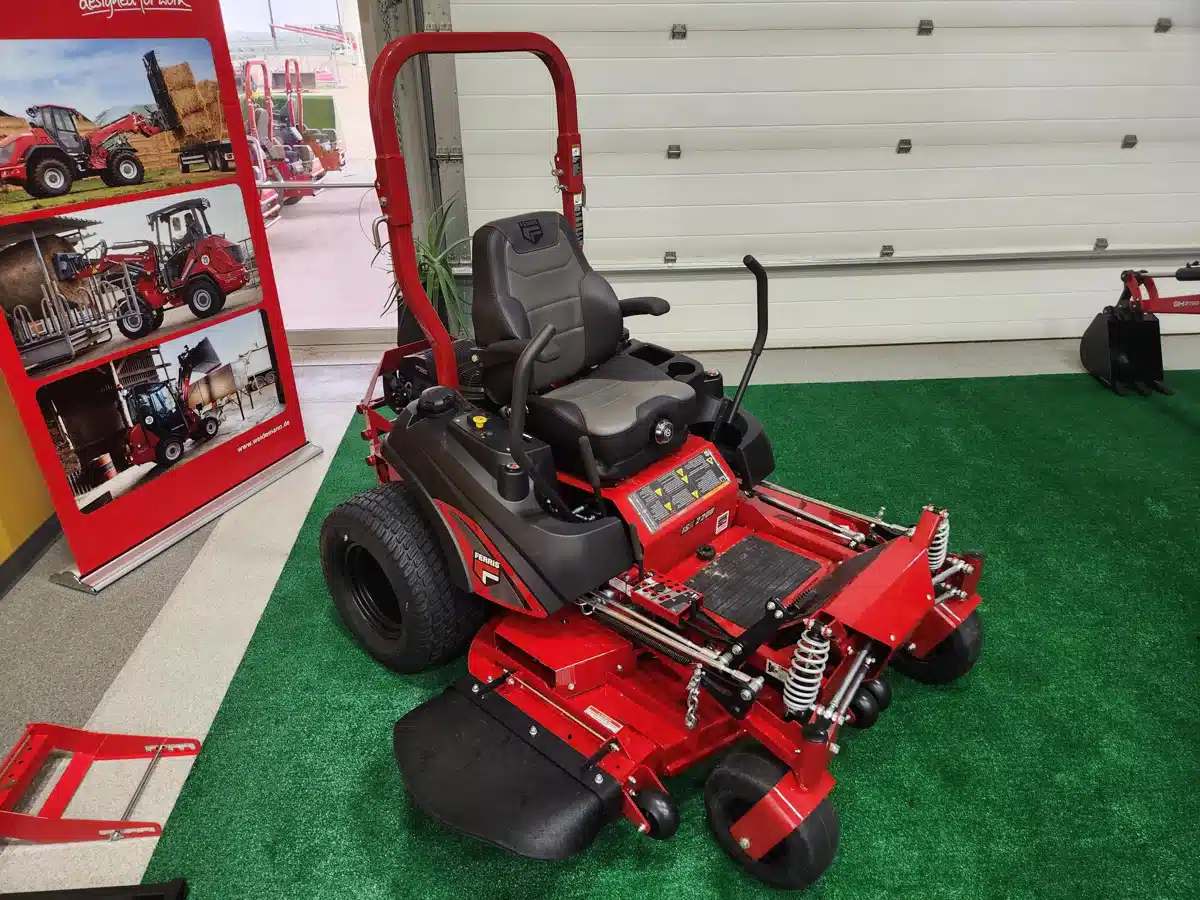 New 2024 Ferris ISX 2200 Mower - Zero Turn | AgDealer