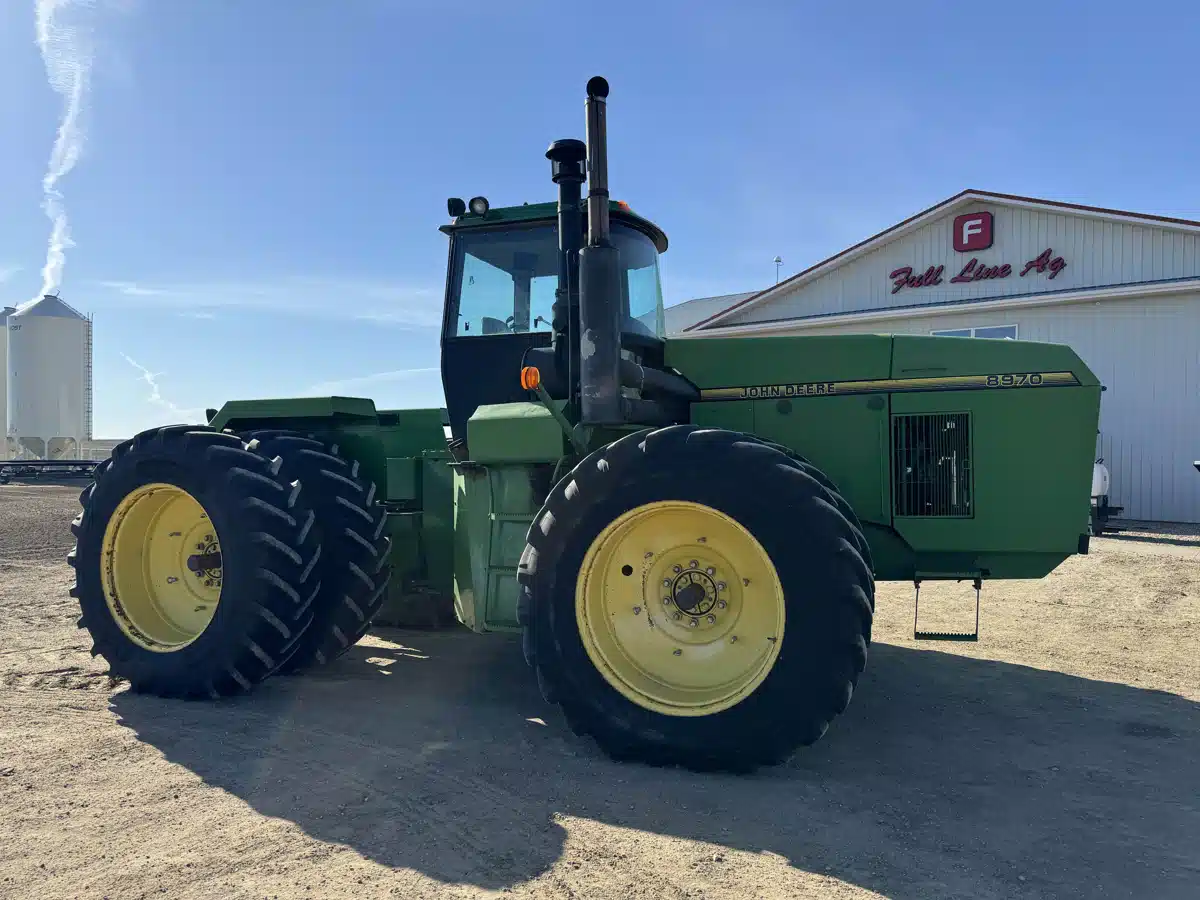 Gallery image 2 for Used 1993 John Deere 8970 Tractor